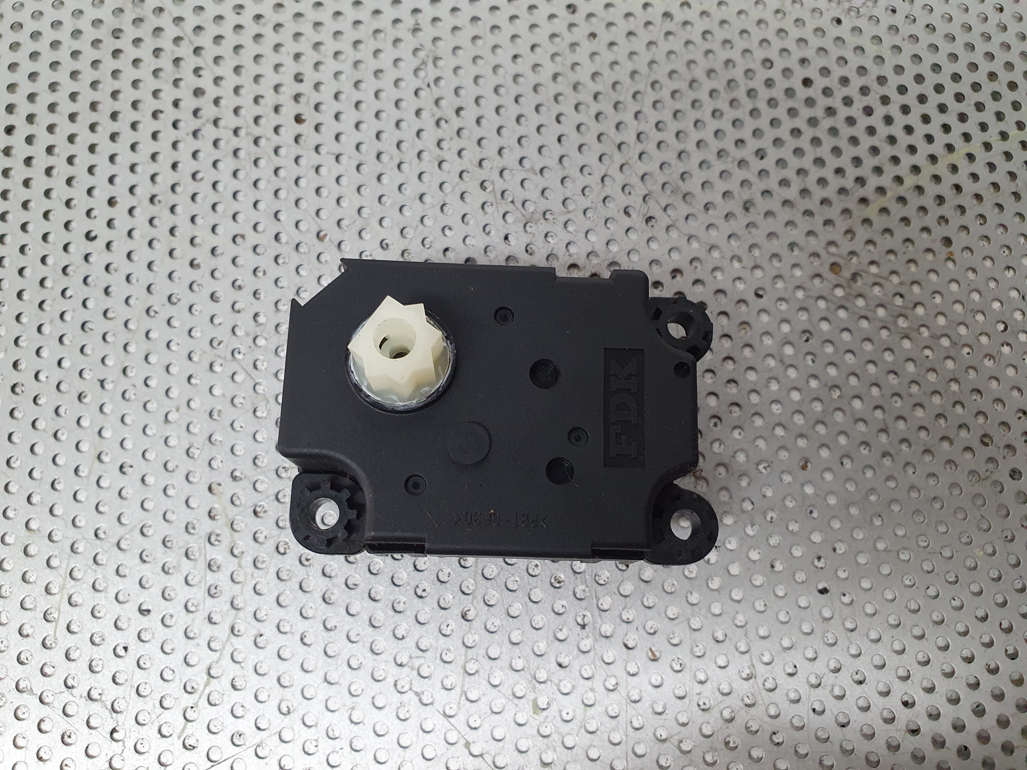 Motor del compuerta de la calefacción RENAULT Megane III (BZ0_) Imagem-3