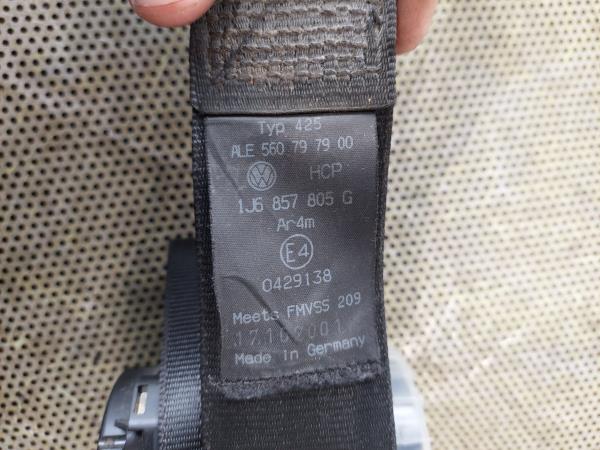 Left rear seatbelt VOLKSWAGEN Golf IV (1J1) Imagem-1