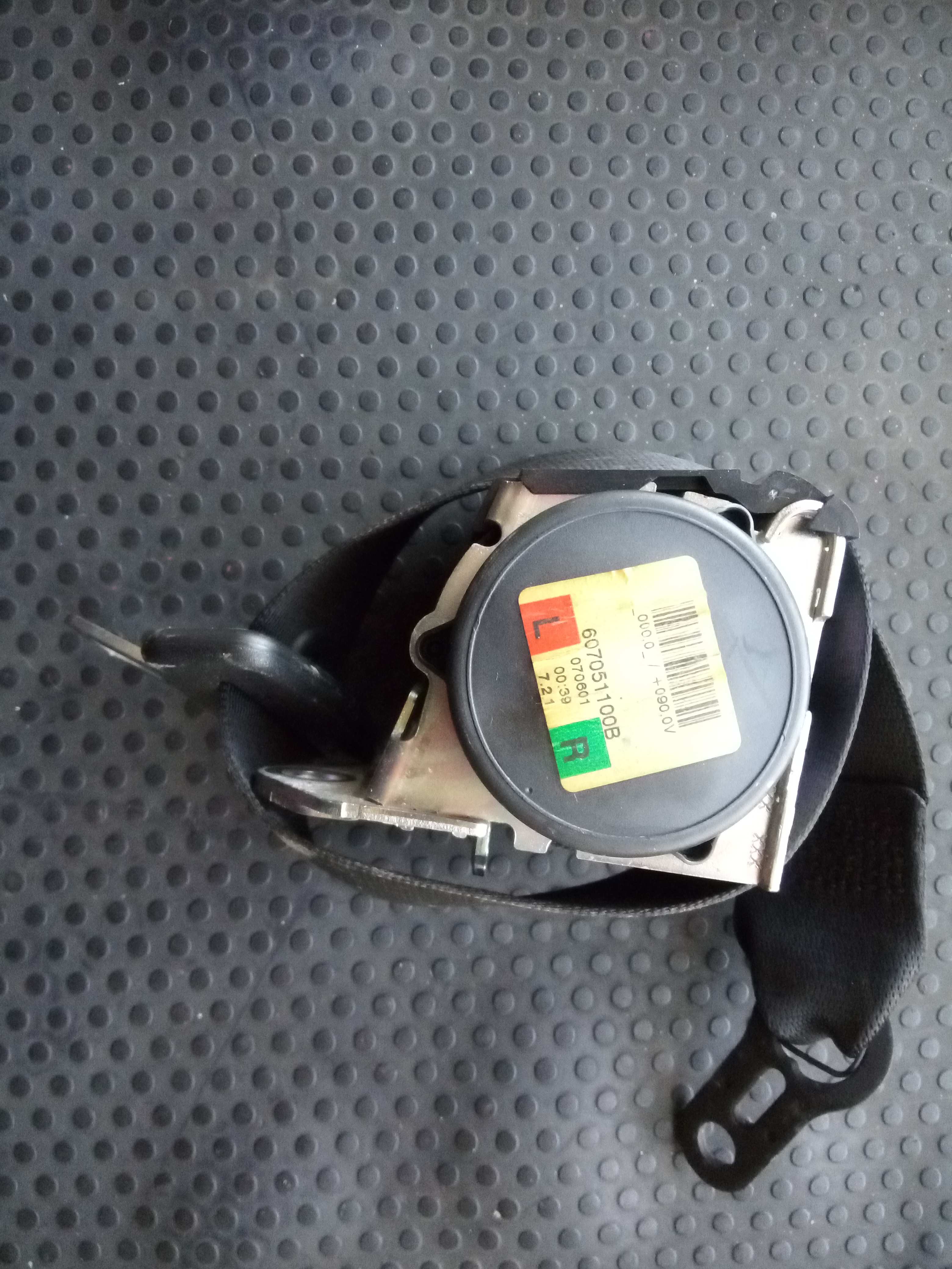 Right rear seatbelt BMW 1 (E87) Imagem-1