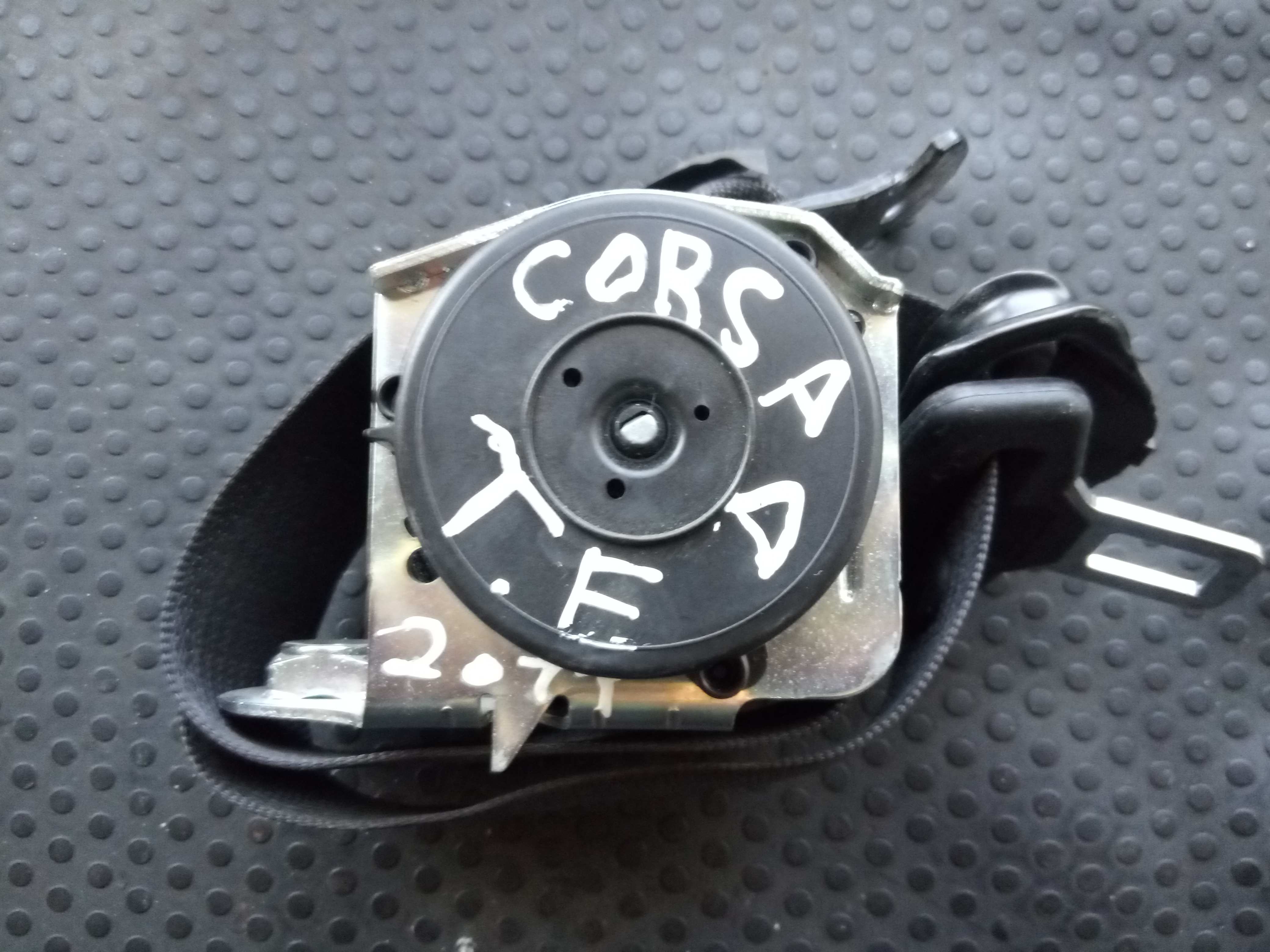 Left rear seatbelt OPEL Corsa D