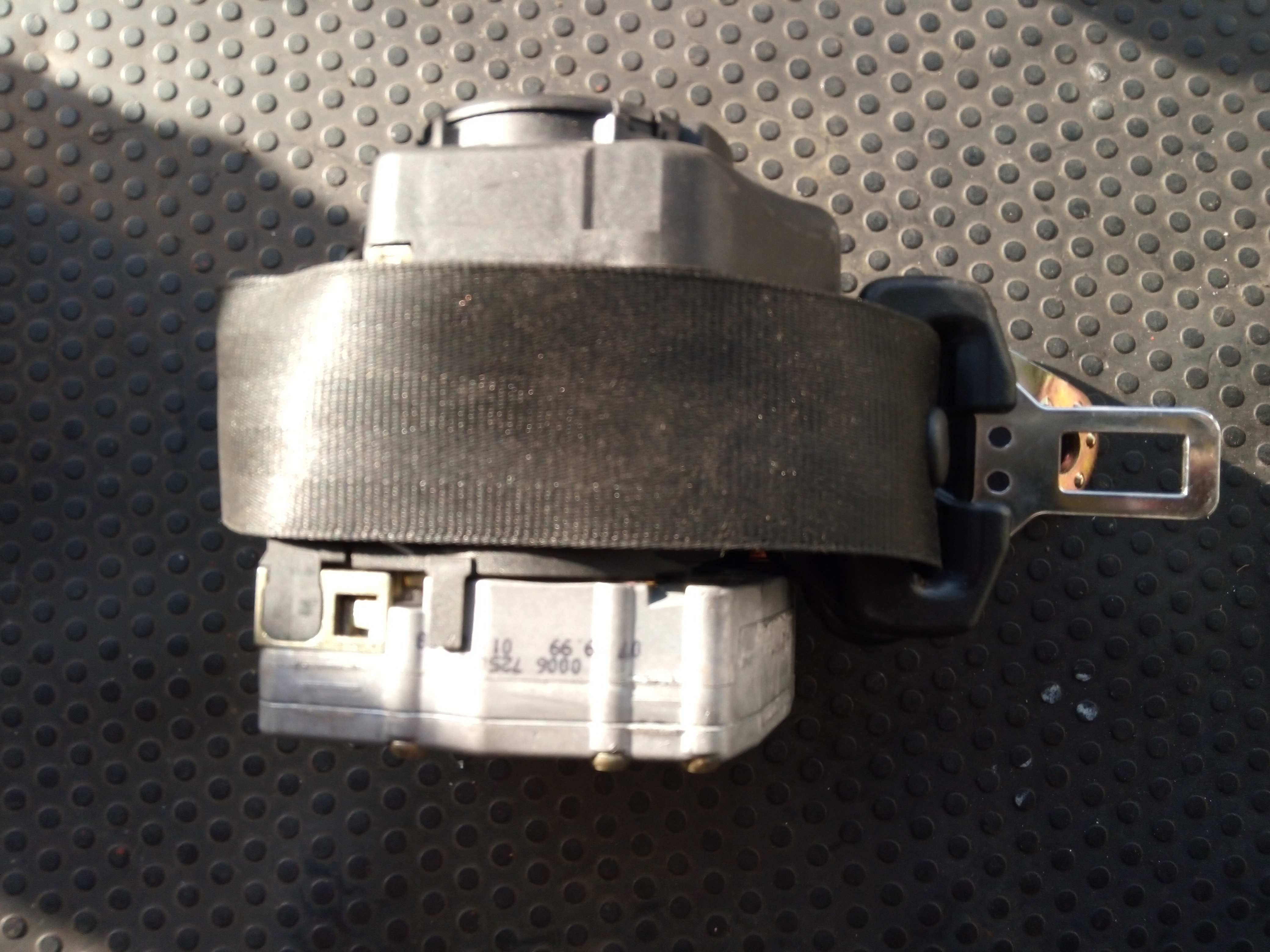 Right rear seatbelt AUDI A3 (8L1)