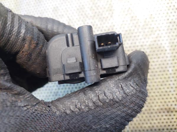 Motor Fecho Combustivel OPEL Corsa C Van Imagem-2