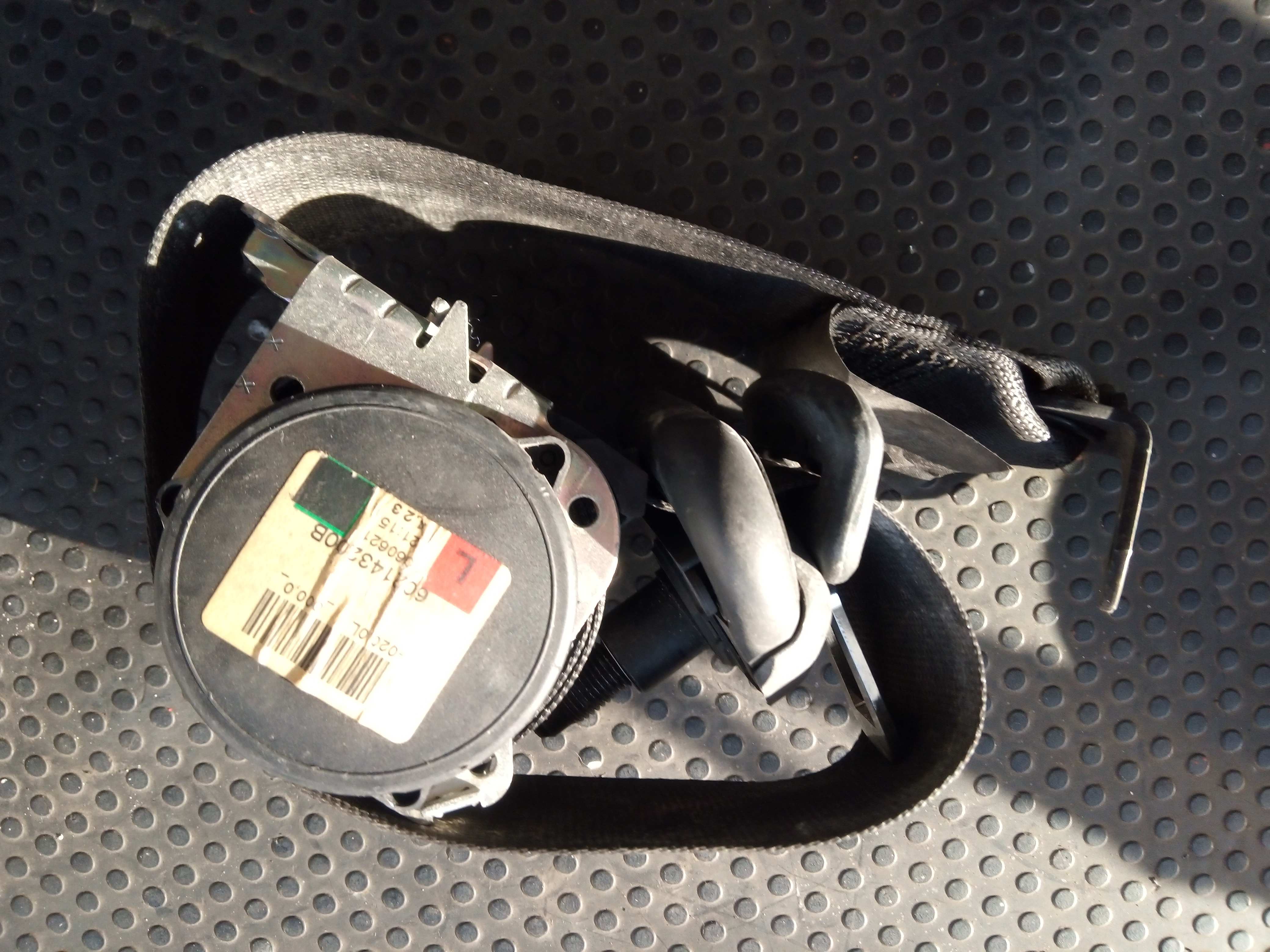 Left rear seatbelt OPEL Astra H Hatchback (L48)