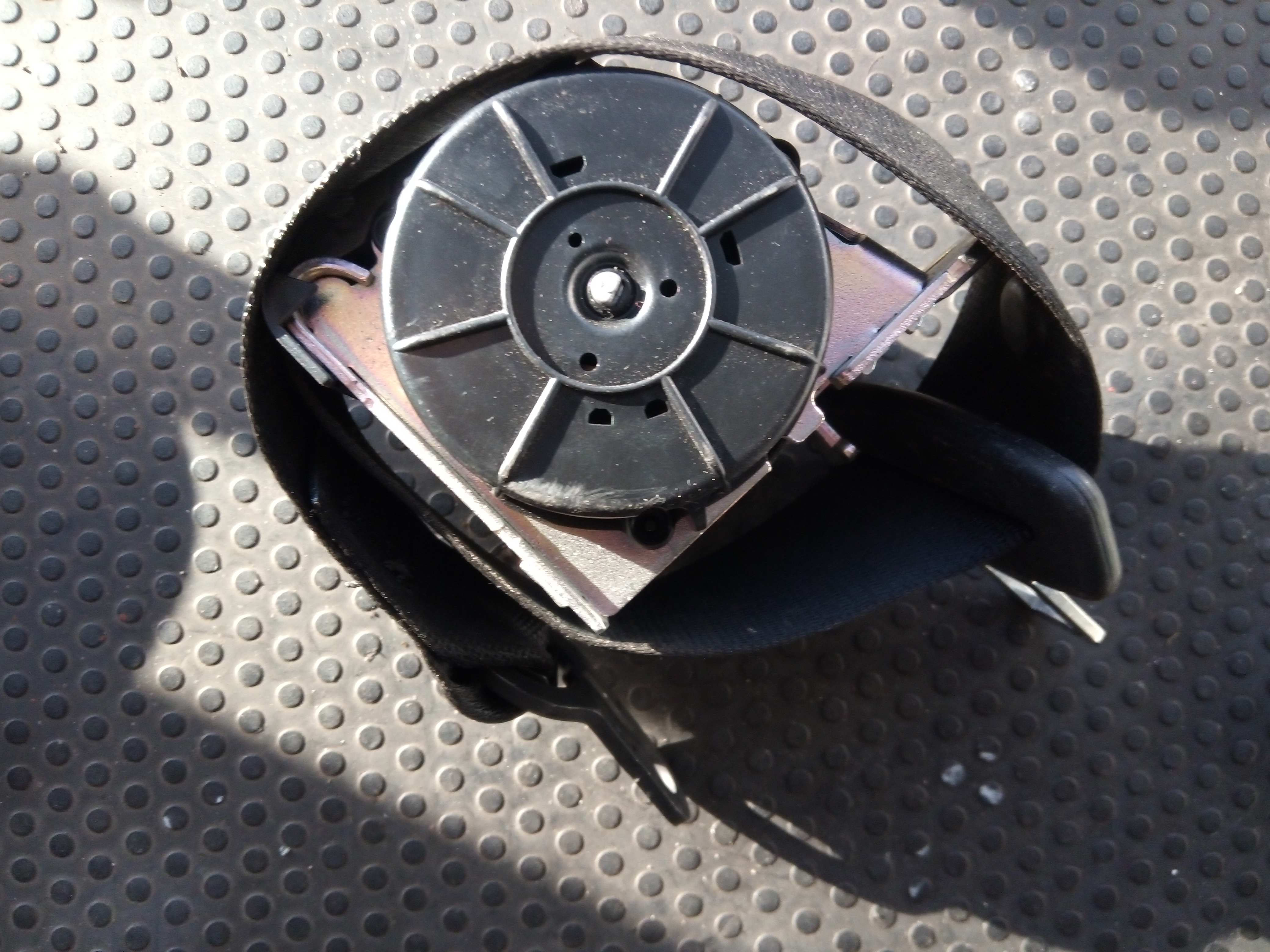 Left rear seatbelt BMW 3 Touring (E91) Imagem-1