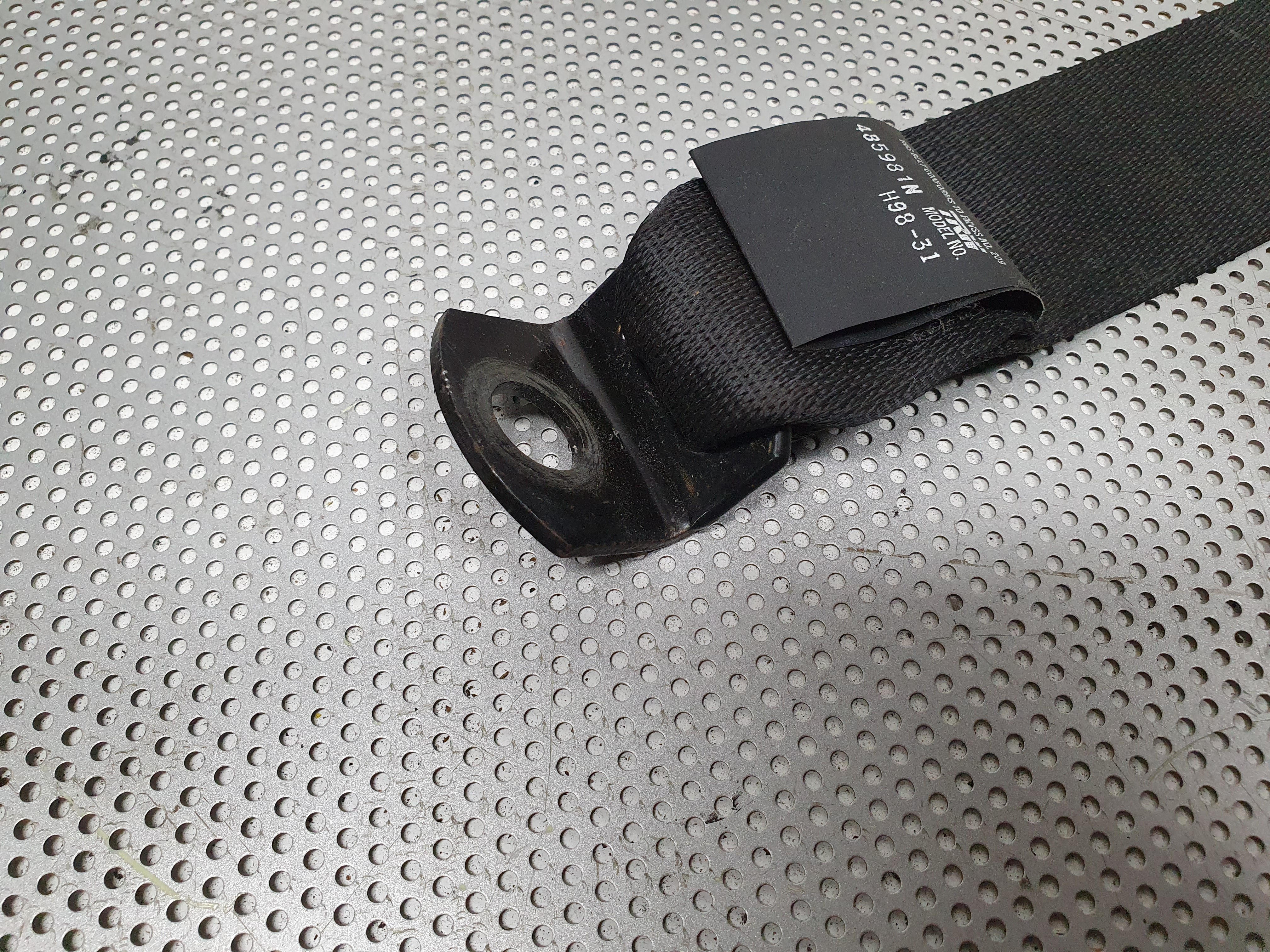 Left rear seatbelt MERCEDES-BENZ Classe M (W163) Imagem-1
