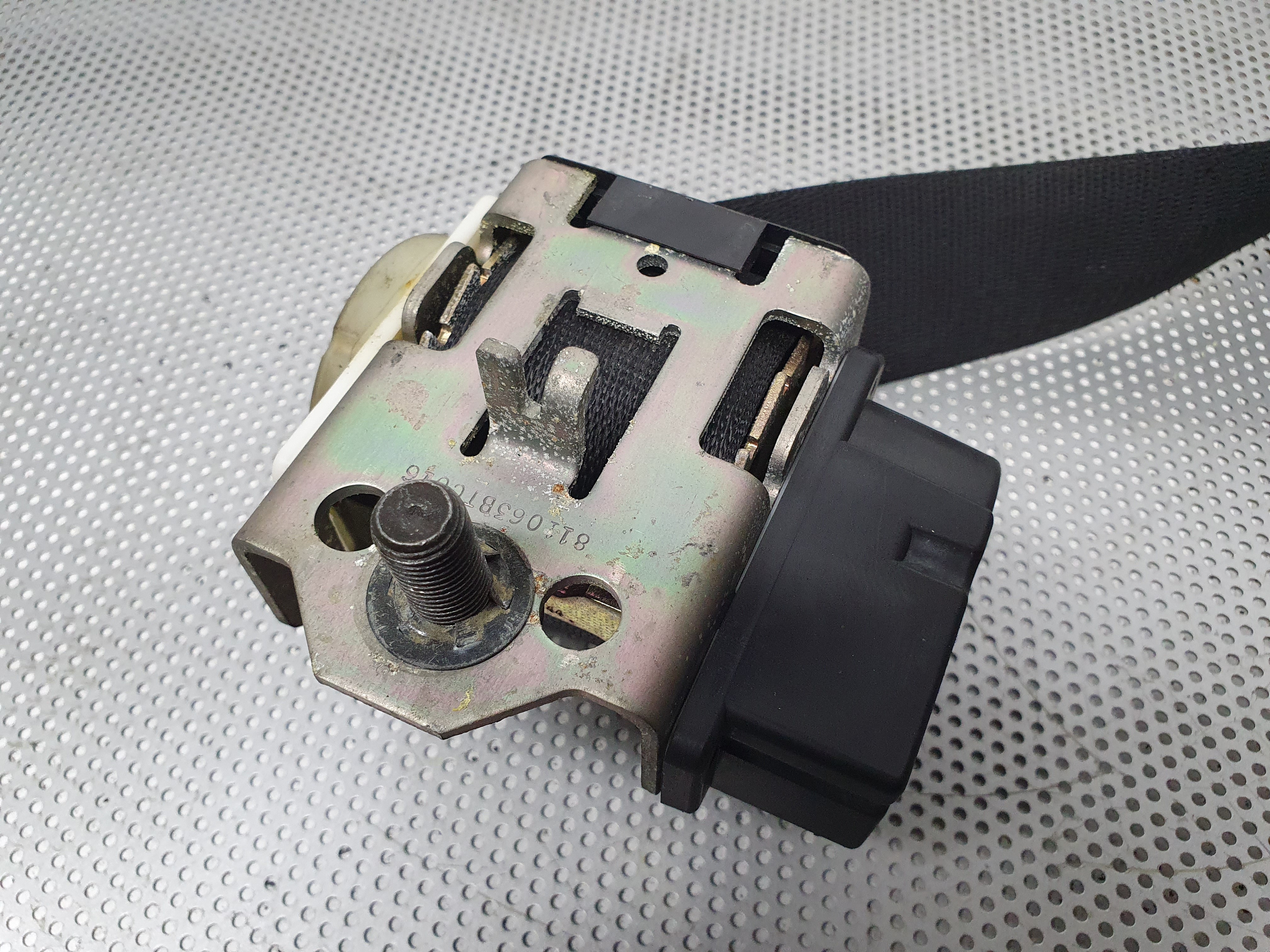 Left rear seatbelt MERCEDES-BENZ Classe M (W163) Imagem-4