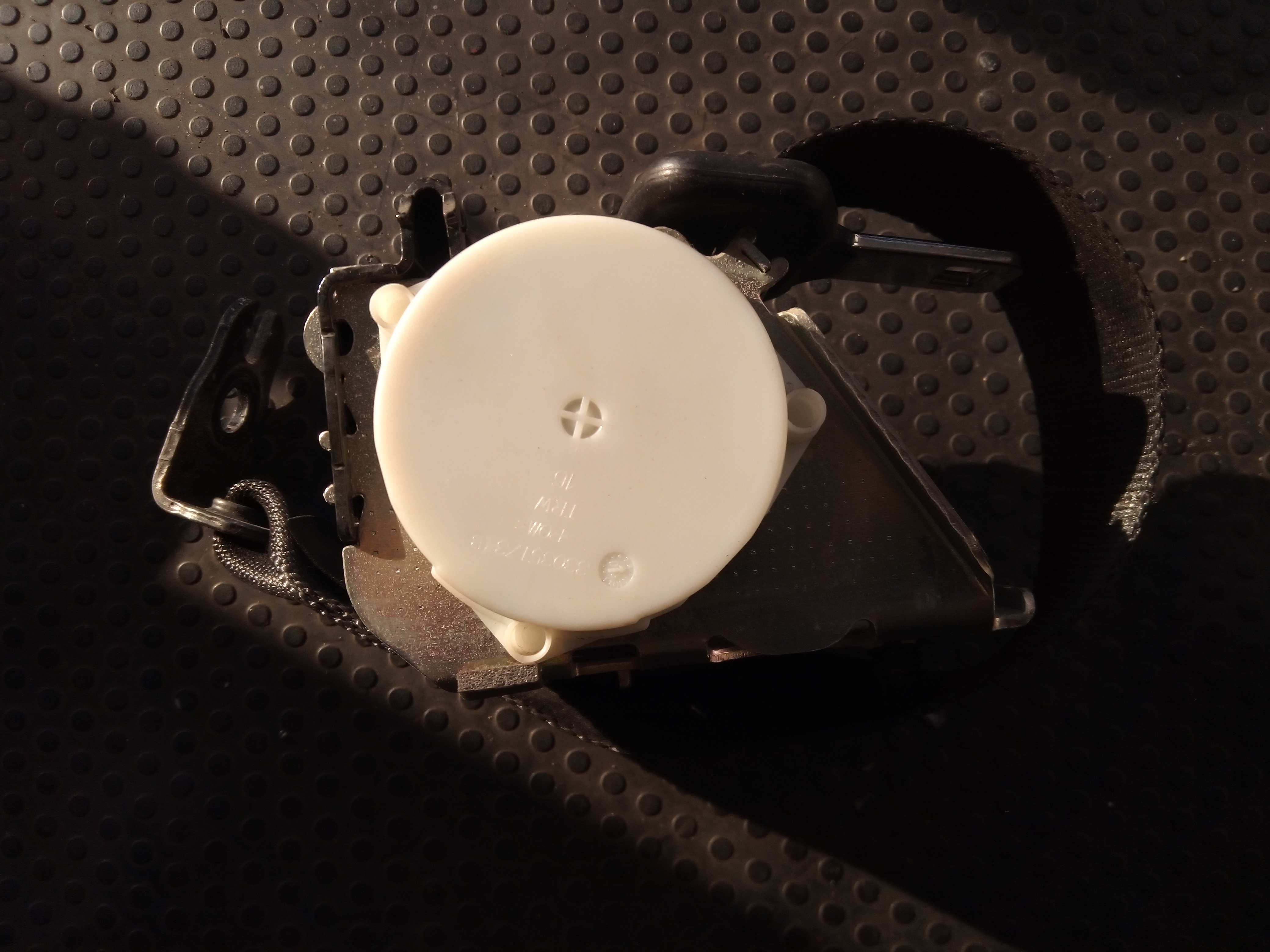 Right rear seatbelt FORD Focus I (DAW, DBW)