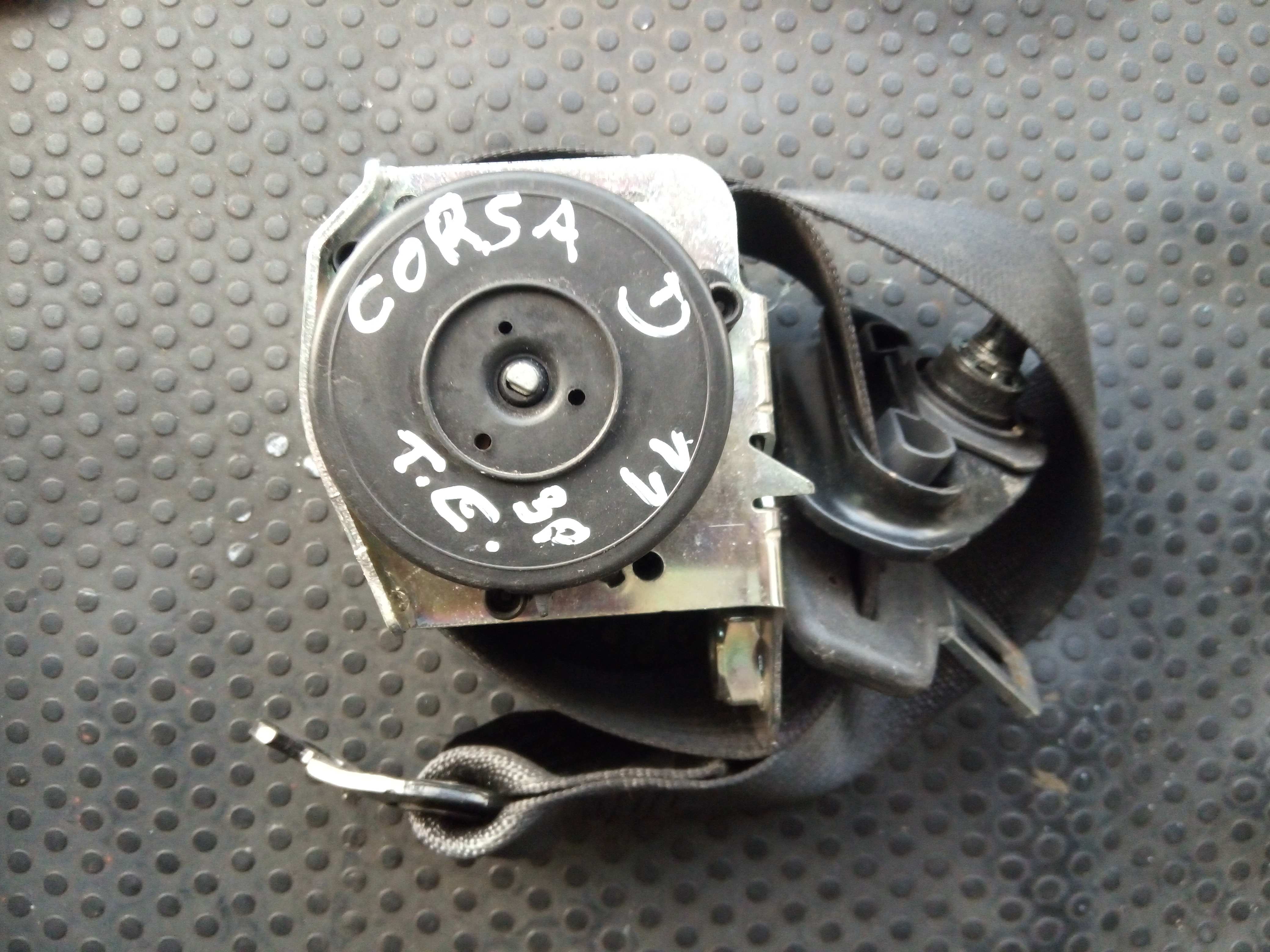 Left rear seatbelt OPEL Corsa D