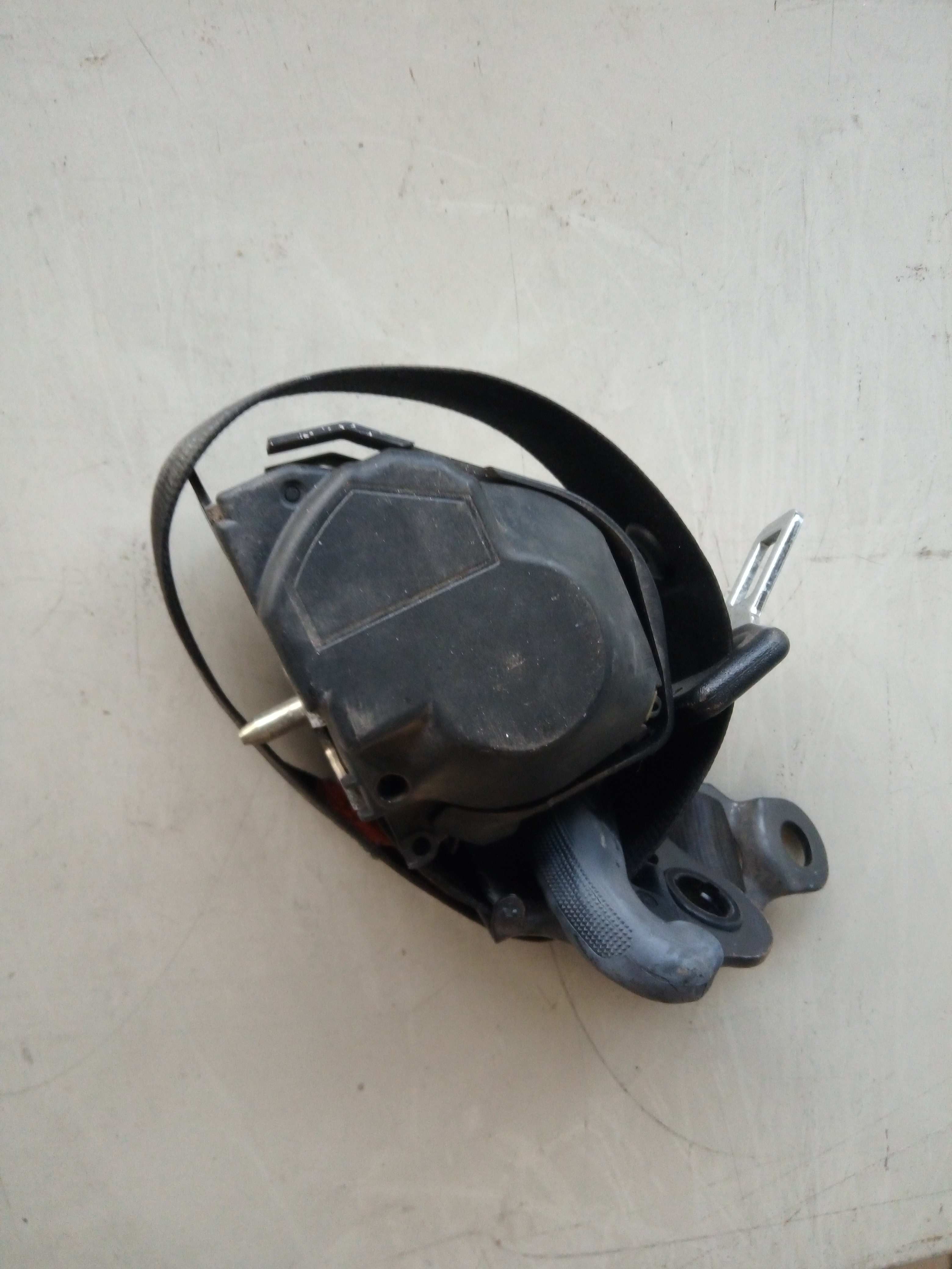 Right rear seatbelt VOLKSWAGEN Polo (6N) Imagem-1