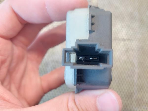 Motor Fecho Mala SEAT Ibiza III (6L1) Imagem-1