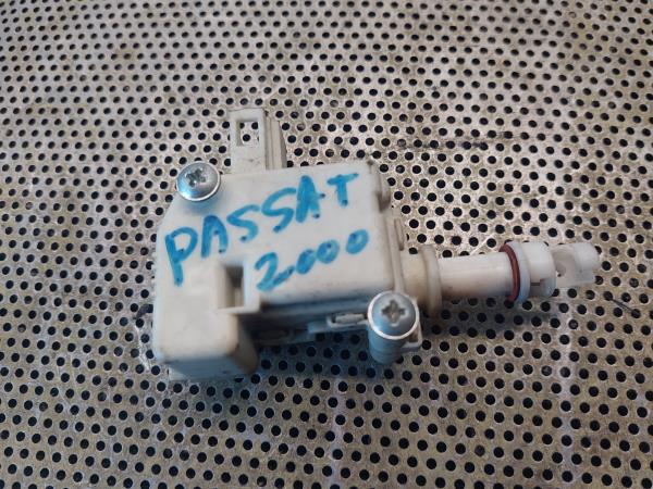 Motor Fecho Combustivel VOLKSWAGEN Passat (3B2) Imagem-1