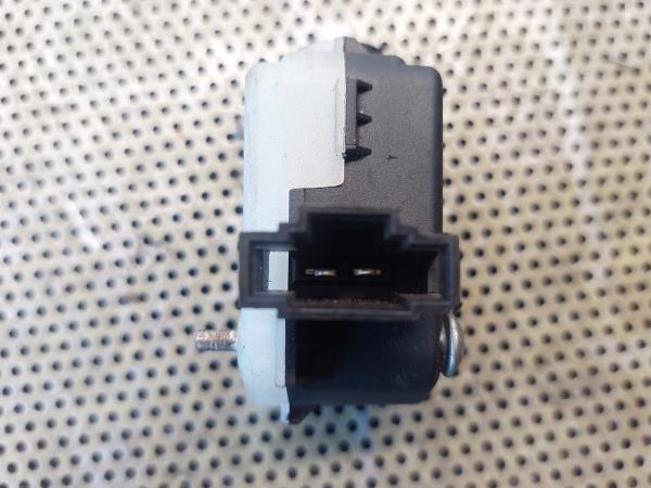 Motor Fecho Mala VOLKSWAGEN Golf IV (1J1) Imagem-1