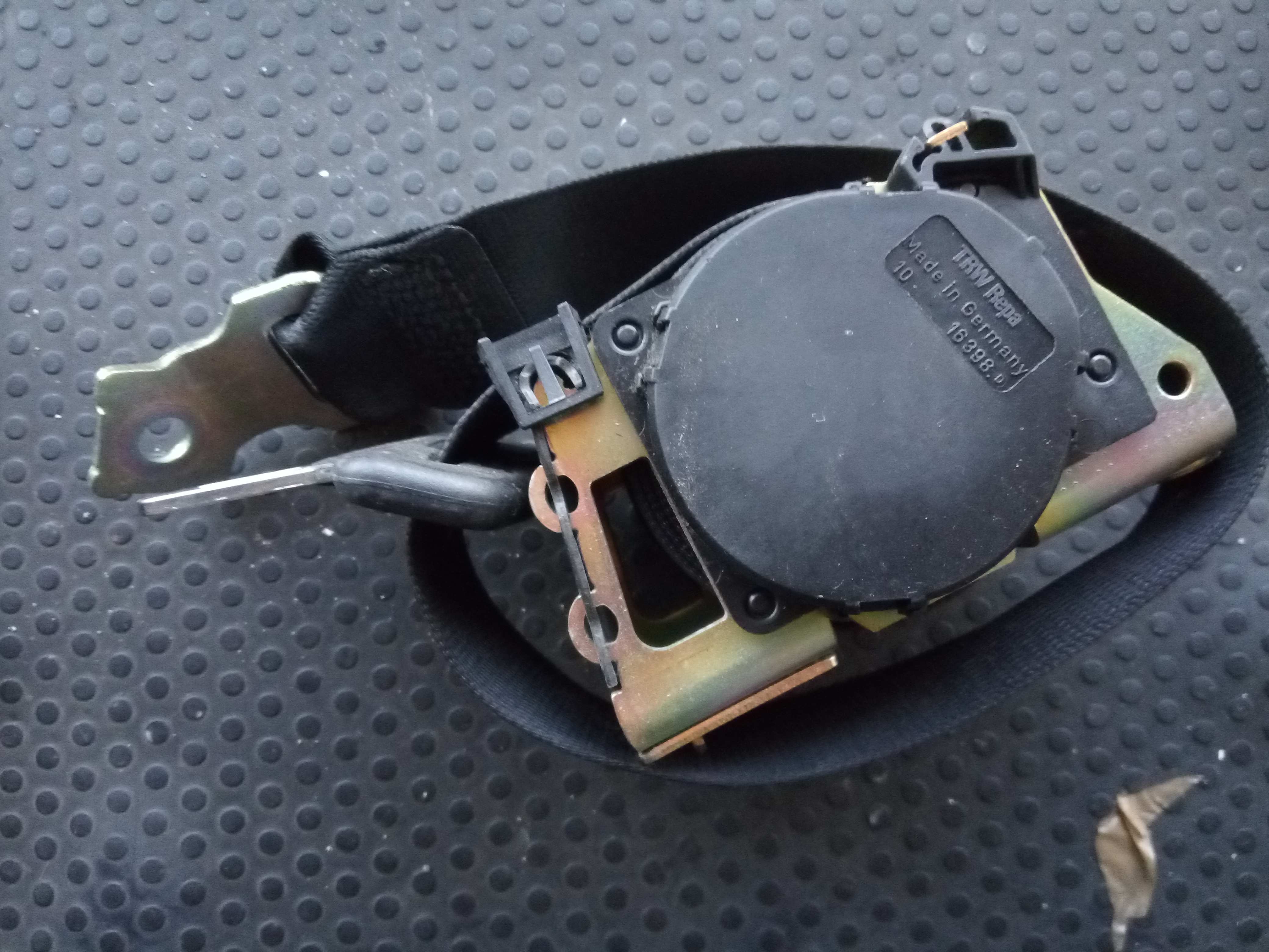 Left rear seatbelt BMW 3 (E46)