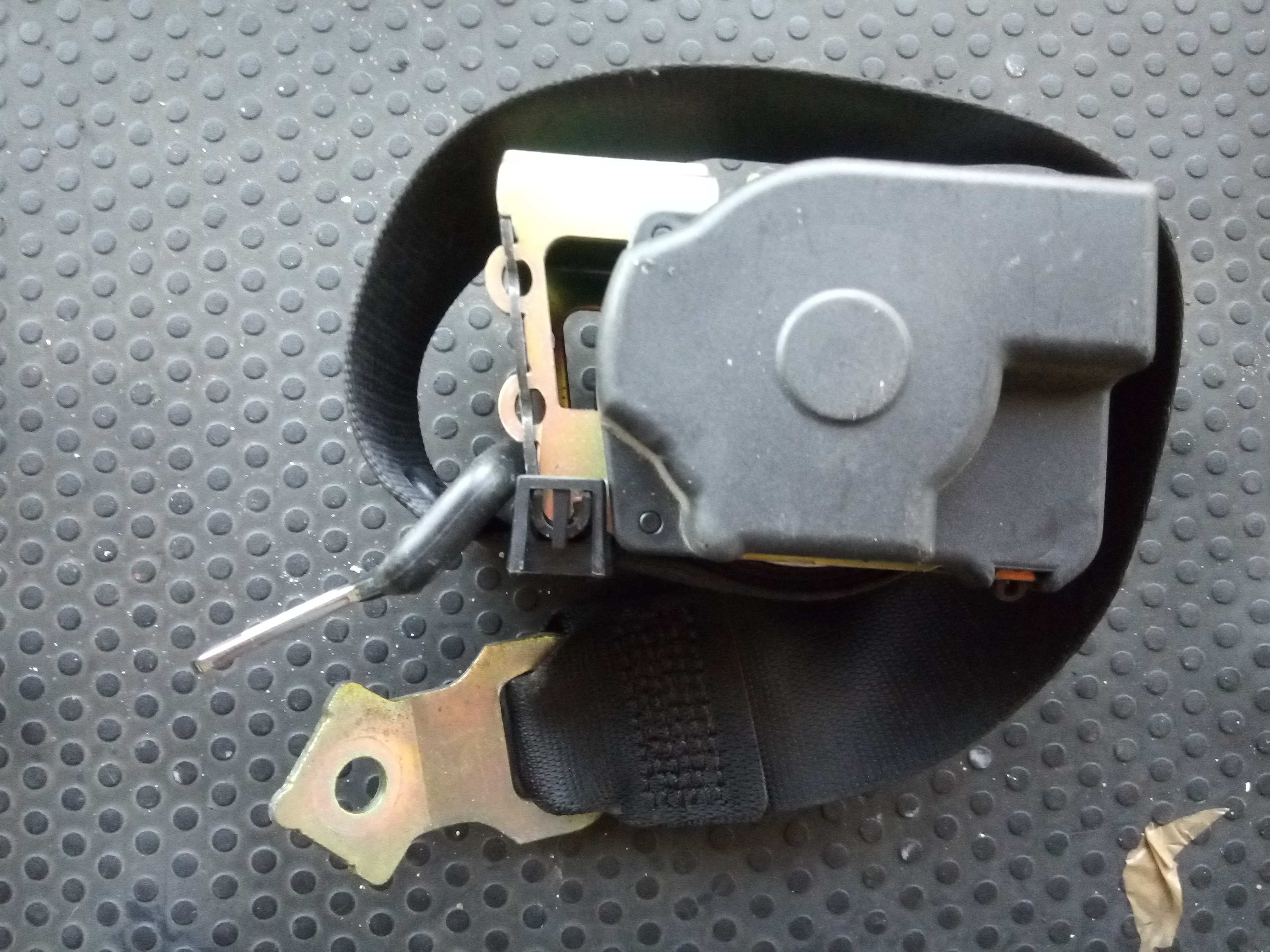 Left rear seatbelt BMW 3 (E46) Imagem-1