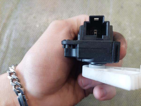Motor del compuerta de la calefacción RENAULT Clio IV (BH_) Imagem-1