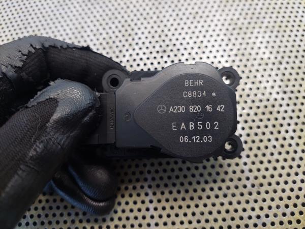 Motor del compuerta de la calefacción MERCEDES-BENZ Classe C (W203) Imagem-1