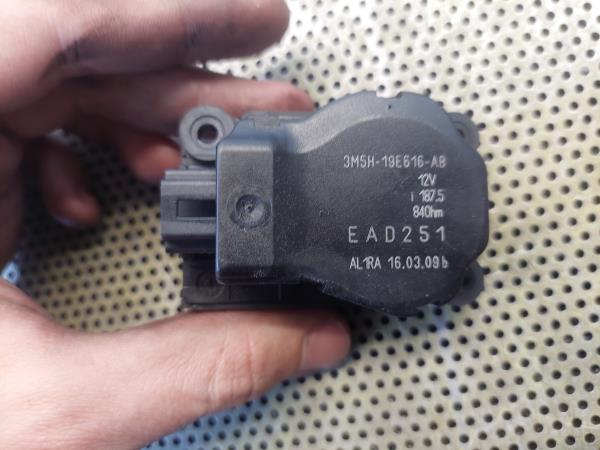 Motor da comporta da sofagem FORD Focus II (DA_) Imagem-1 Motor da comporta da sofagem FORD Focus II (DA_) Imagem-1