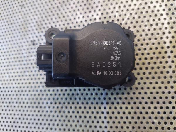Motor da comporta da sofagem FORD Focus II (DA_) Imagem-1 Motor da comporta da sofagem FORD Focus II (DA_) Imagem-1