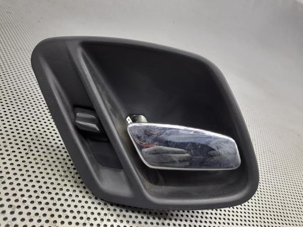 Puxador interior porta trás esquerdo JEEP Grand Cherokee II (WJ, WG) Imagem-1 Puxador interior porta trás esquerdo JEEP Grand Cherokee II (WJ, WG) Imagem-1