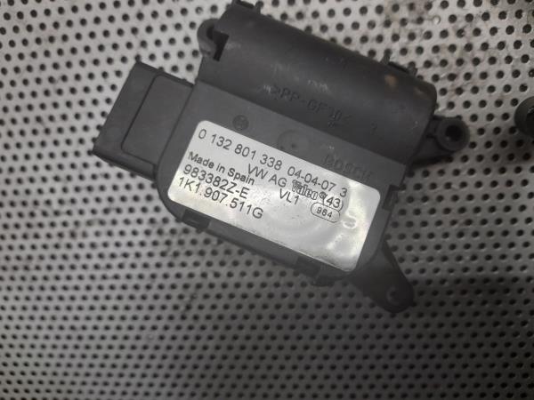 Motor del compuerta de la calefacción VOLKSWAGEN Golf V (1K1) Imagem-4