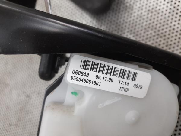 Left rear seatbelt MERCEDES-BENZ CLK (C209) Imagem-4