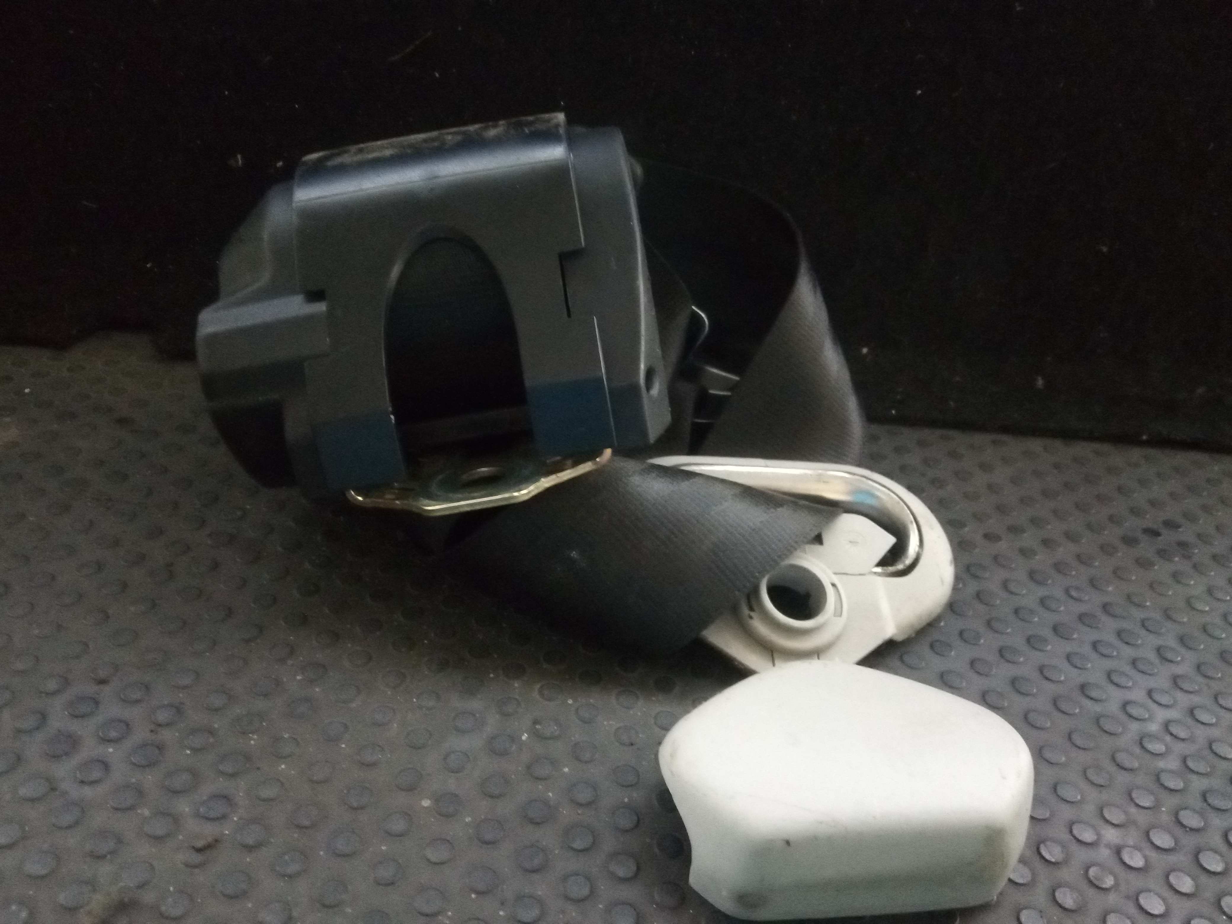 Left rear seatbelt VOLKSWAGEN Polo (6N) Imagem-1