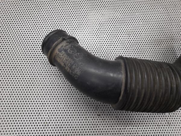 Tubo di aspirazione dell’aria TOYOTA Yaris (_P9_) Imagem-1