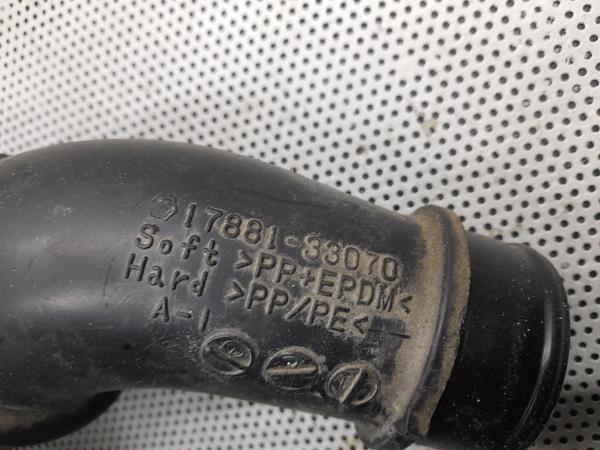 Tubo di aspirazione dell’aria TOYOTA Yaris (_P9_) Imagem-4