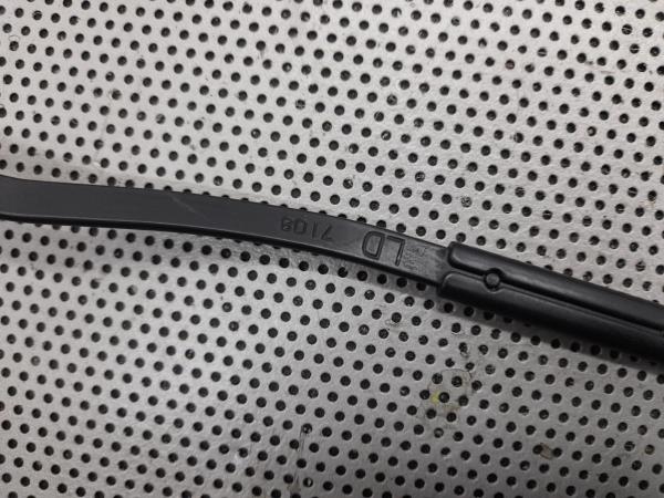 Braccio del tergicristallo anteriore destro TOYOTA Yaris (_P9_) Imagem-3