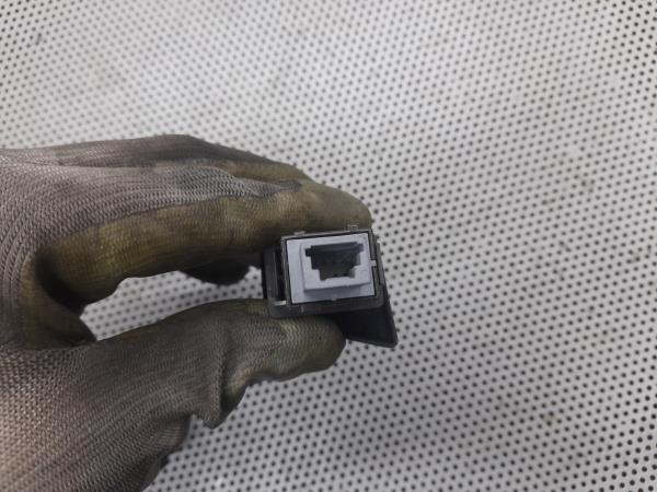 Pulsante / interruttore chiusura porte TOYOTA Yaris (_P9_) Imagem-4