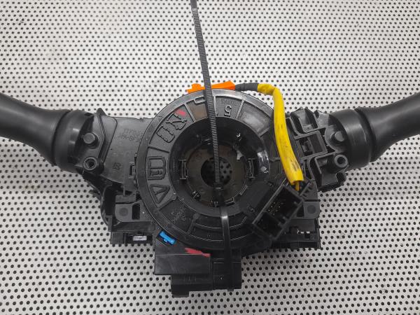 Conjunto / manetes de luzes e limpa vidros TOYOTA Yaris (_P9_) Imagem-3