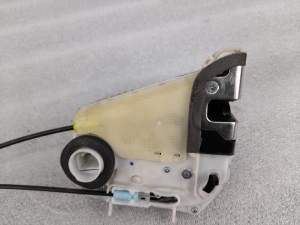 Fechadura / fecho porta trás direito TOYOTA Yaris (_P9_) Imagem-3