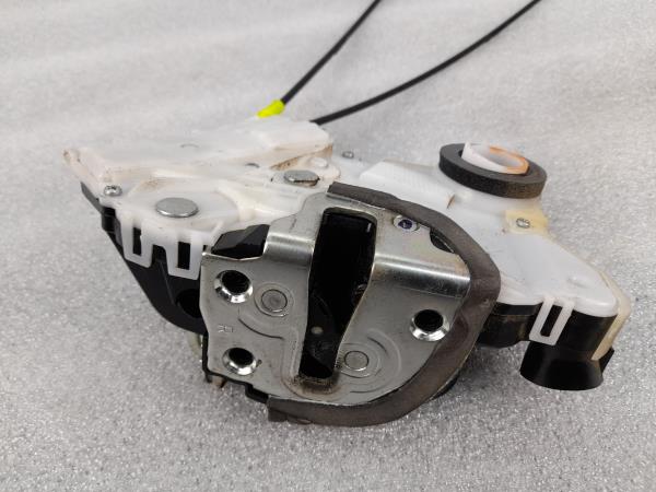 Fechadura / fecho porta frente direito TOYOTA Yaris (_P9_) Imagem-4