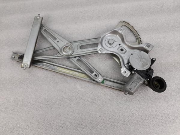 Elevador vidros frente direito TOYOTA Yaris (_P9_)