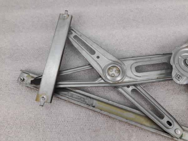 Elevador vidros frente direito TOYOTA Yaris (_P9_) Imagem-2