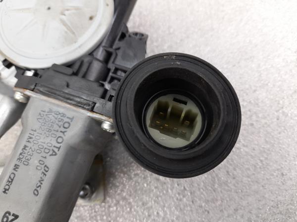 Elevador vidros frente direito TOYOTA Yaris (_P9_) Imagem-3