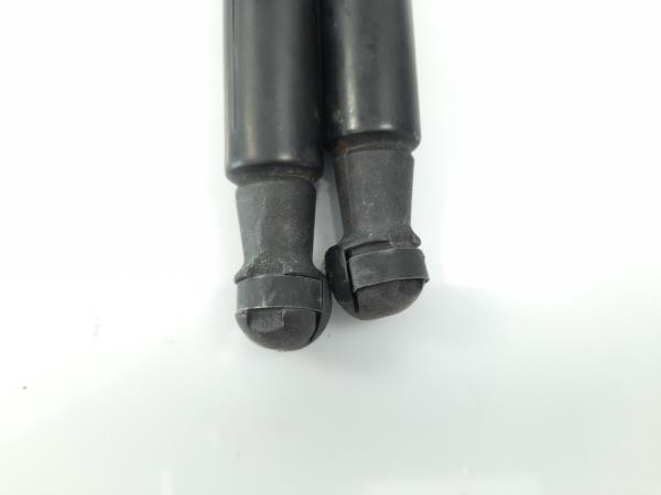 Amortecedor da mala BMW 1 (F20) Imagem-1