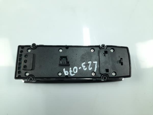Comando / interruttore alzacristallo anteriore sinistro MERCEDES-BENZ Classe C (W204) Imagem-4