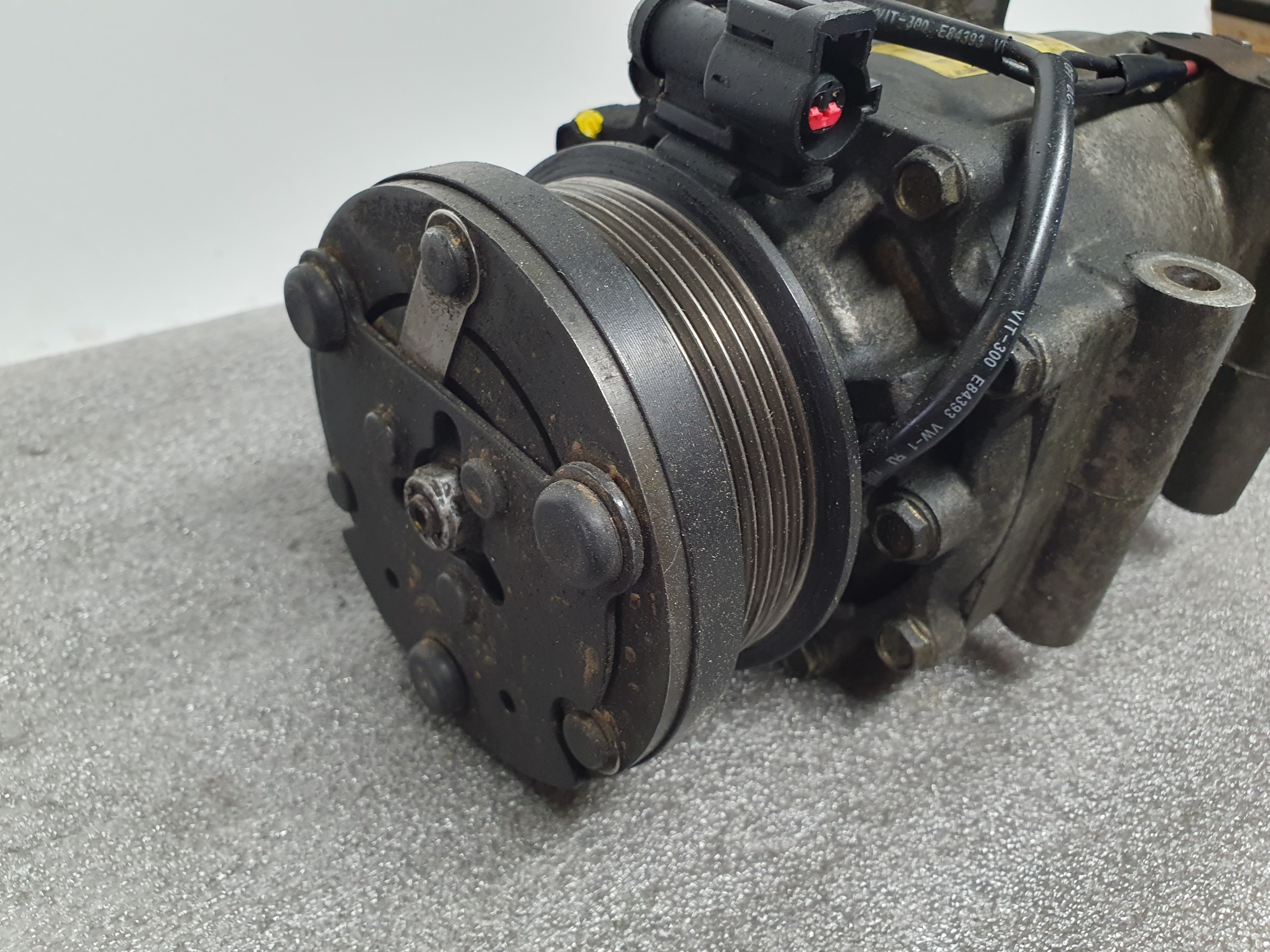 Compressor AC FORD Focus I Carrinha Van (DNW) Imagem-3 Compressor AC FORD Focus I Carrinha Van (DNW) Imagem-3