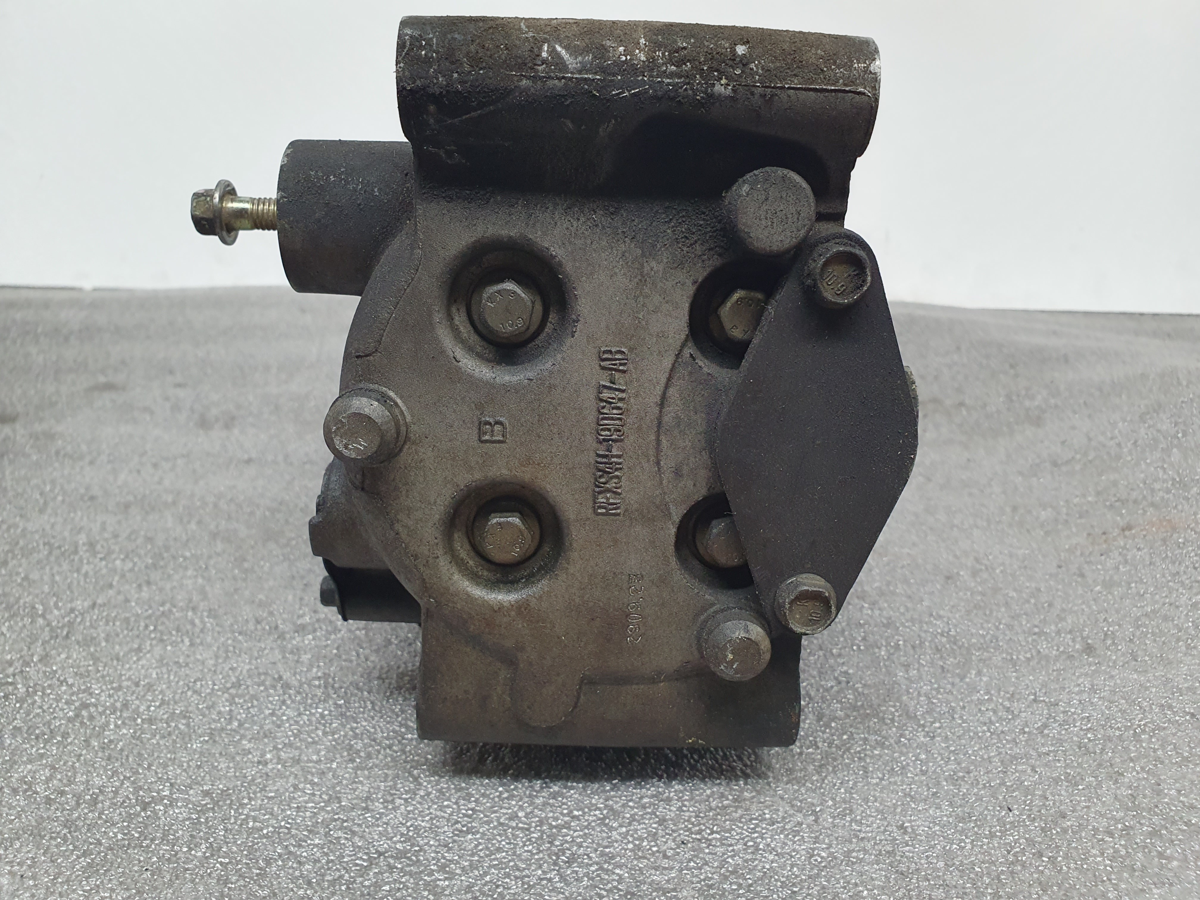 Compressor AC FORD Focus I Carrinha Van (DNW) Imagem-4 Compressor AC FORD Focus I Carrinha Van (DNW) Imagem-4