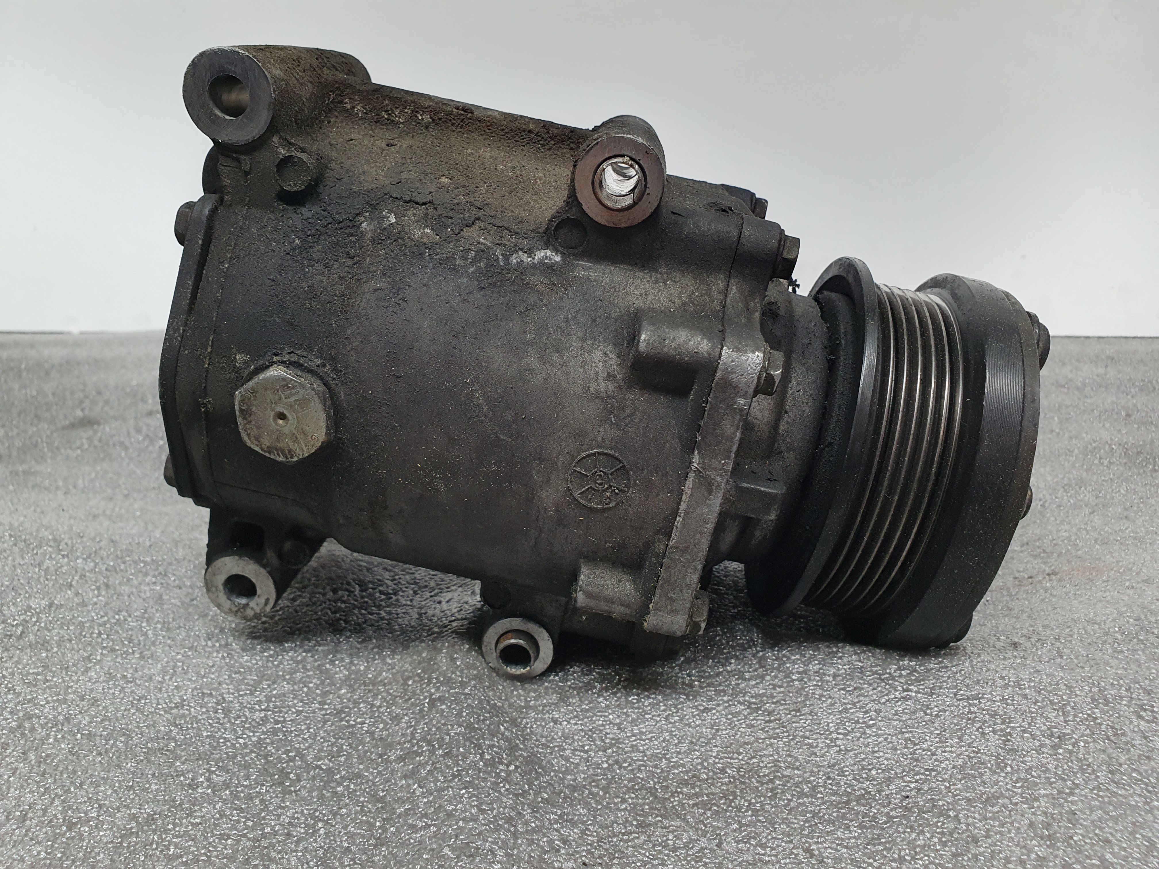 Compressor AC FORD Focus I Carrinha Van (DNW) Imagem-5 Compressor AC FORD Focus I Carrinha Van (DNW) Imagem-5