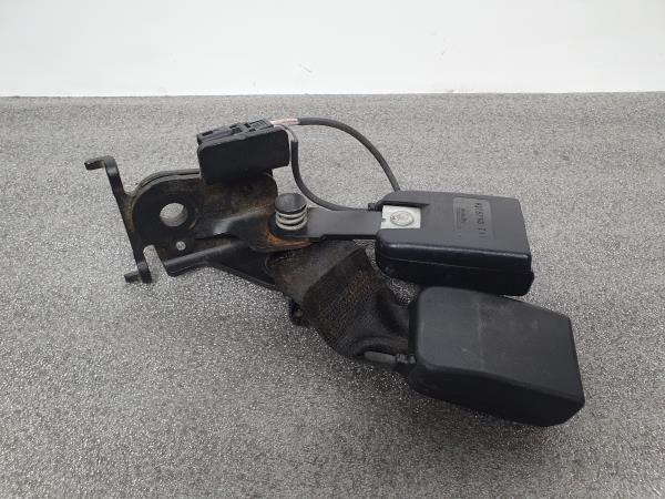 Hebilla de cinturón trasero izquierdo RENAULT Megane III (BZ0_)