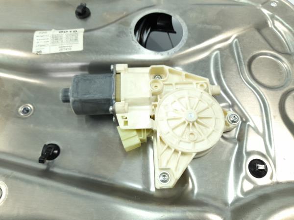 Alzavetro posteriore sinistro MERCEDES-BENZ Classe C (W204) Imagem-1