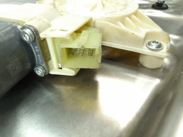 Alzavetro posteriore sinistro MERCEDES-BENZ Classe C (W204) Imagem-2