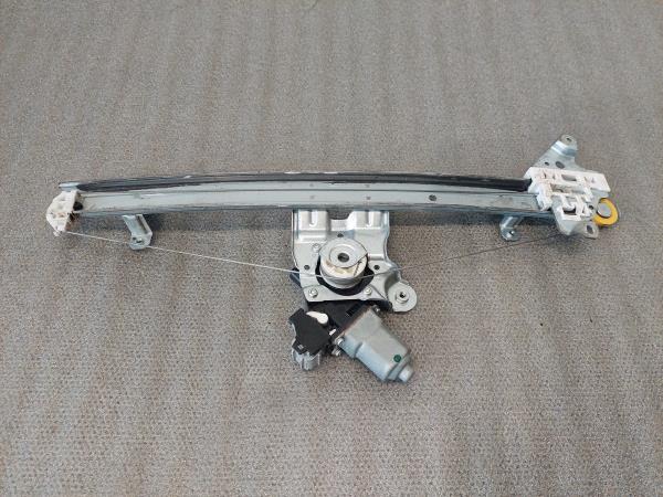 Elevador vidros frente direito NISSAN Leaf EV (ZE0)