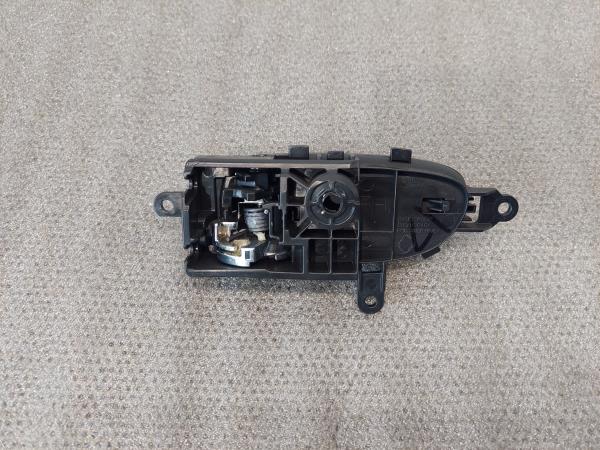 Poignée intérieure porte arrière Droite NISSAN Leaf EV (ZE0) Imagem-2