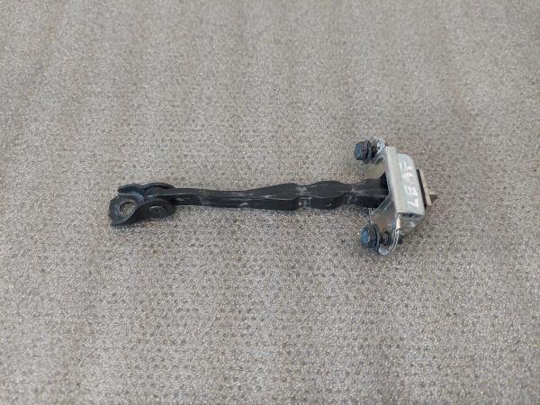 Limiteur de porte Avant Droite NISSAN Leaf EV (ZE0)