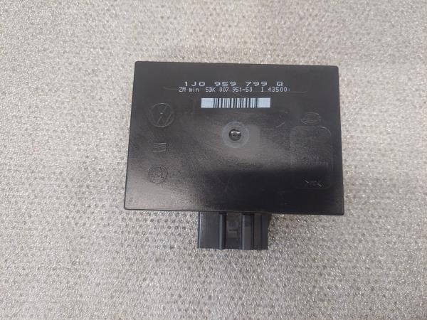 Módulo confort VOLKSWAGEN Golf IV (1J1) Imagem-1