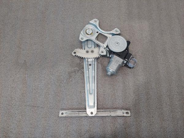 Lève-vitre arrière gauche NISSAN Leaf EV (ZE0) Imagem-1