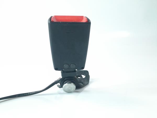 Hebilla de cinturón trasero izquierdo PEUGEOT 308 II